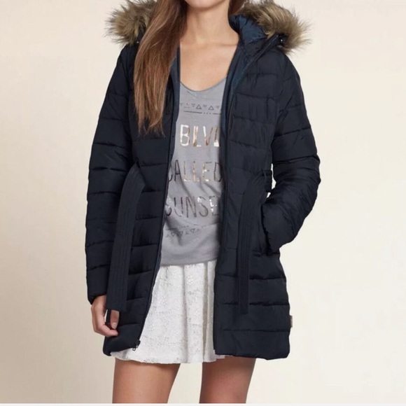 Hollister puffy jacket - Picture 2 of 7